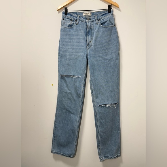 Abercrombie & Fitch Ultra High Rise 90s Straight Jean size 28 - Picture 3 of 9